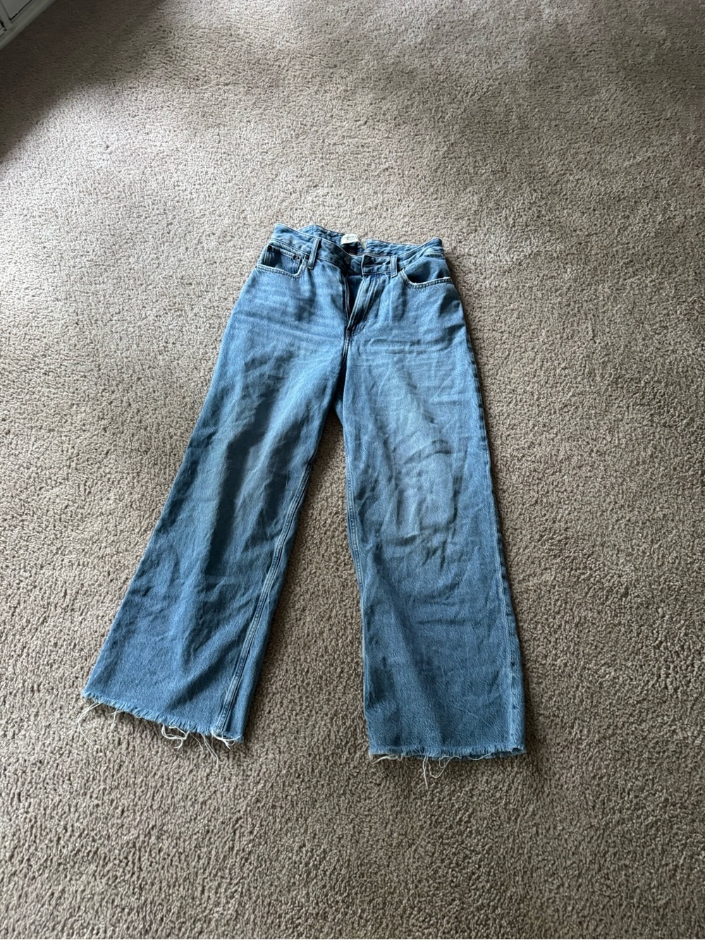 Abercrombie and Fitch The Crop Wide Leg High Rise Jean Curve Love